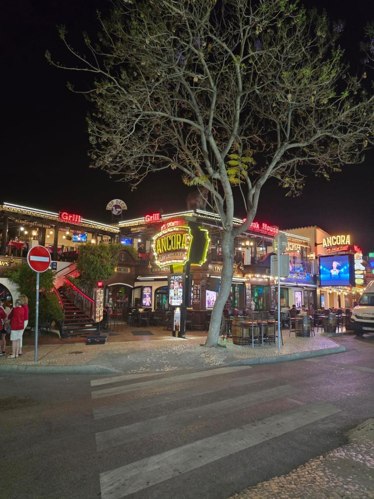 Studio Rua Dos Bares Em Albufeira Exterior foto